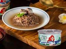 سمك التونة والسردين الطبيعي للقطط في المرق 80 جرام